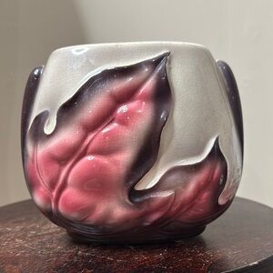 Vintage ceramic planter vase pink leaf decor